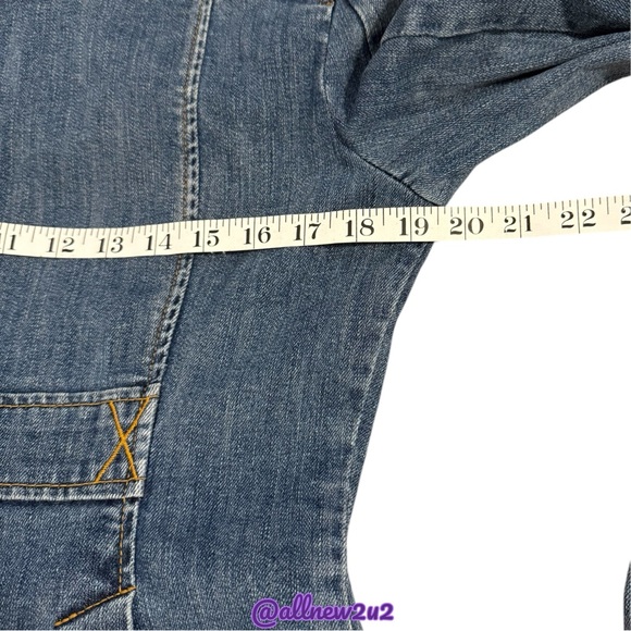 New Vintage Tommy Hilfiger Embellished Tailored Medium Wash Denim Jacket - Picture 13 of 16